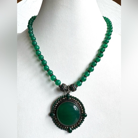 Antique and stunning apple green genuine jadeite handmade pendant necklace 18”in